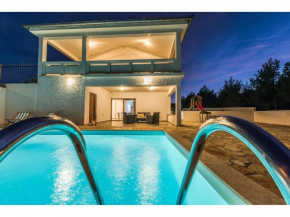 Гостиница Villa More  Рованьска